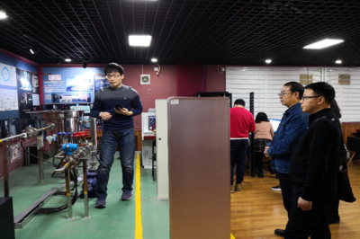 應(yīng)用化學(xué)工程學(xué)院深化校企合作，共探教育軟件開發(fā)新路徑